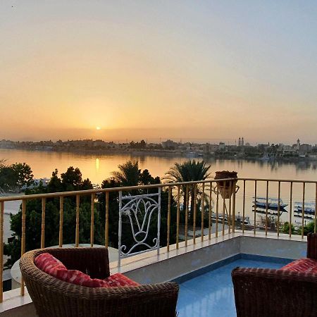 Spring Hotel Luxor Buitenkant foto