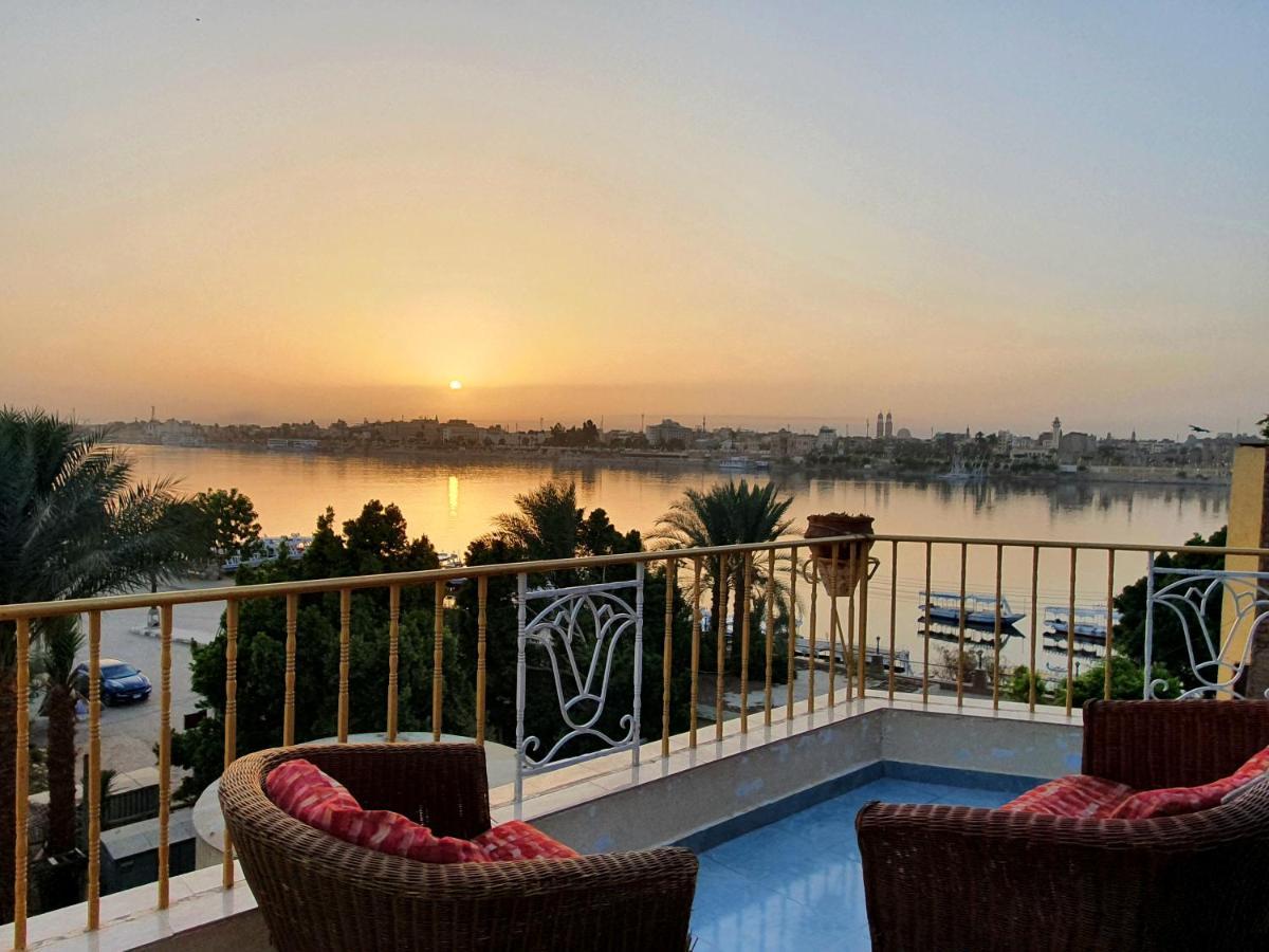 Spring Hotel Luxor Buitenkant foto