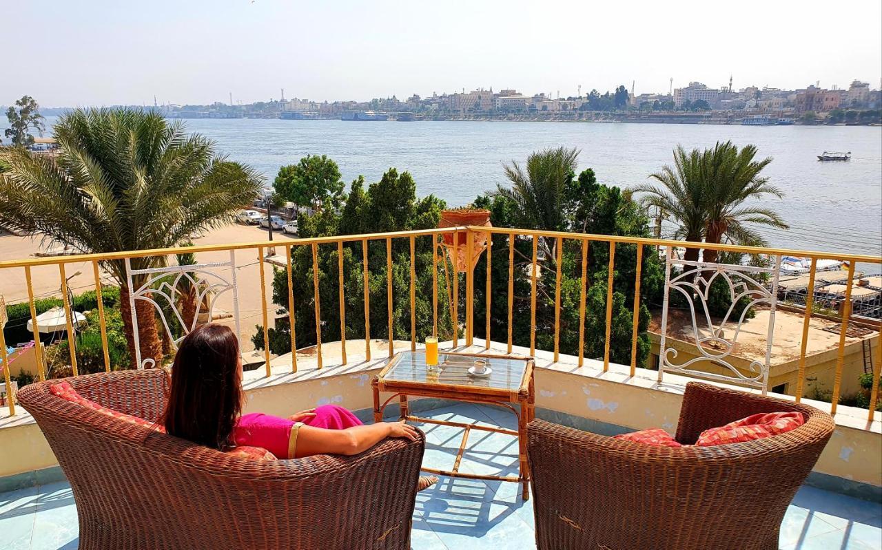Spring Hotel Luxor Buitenkant foto