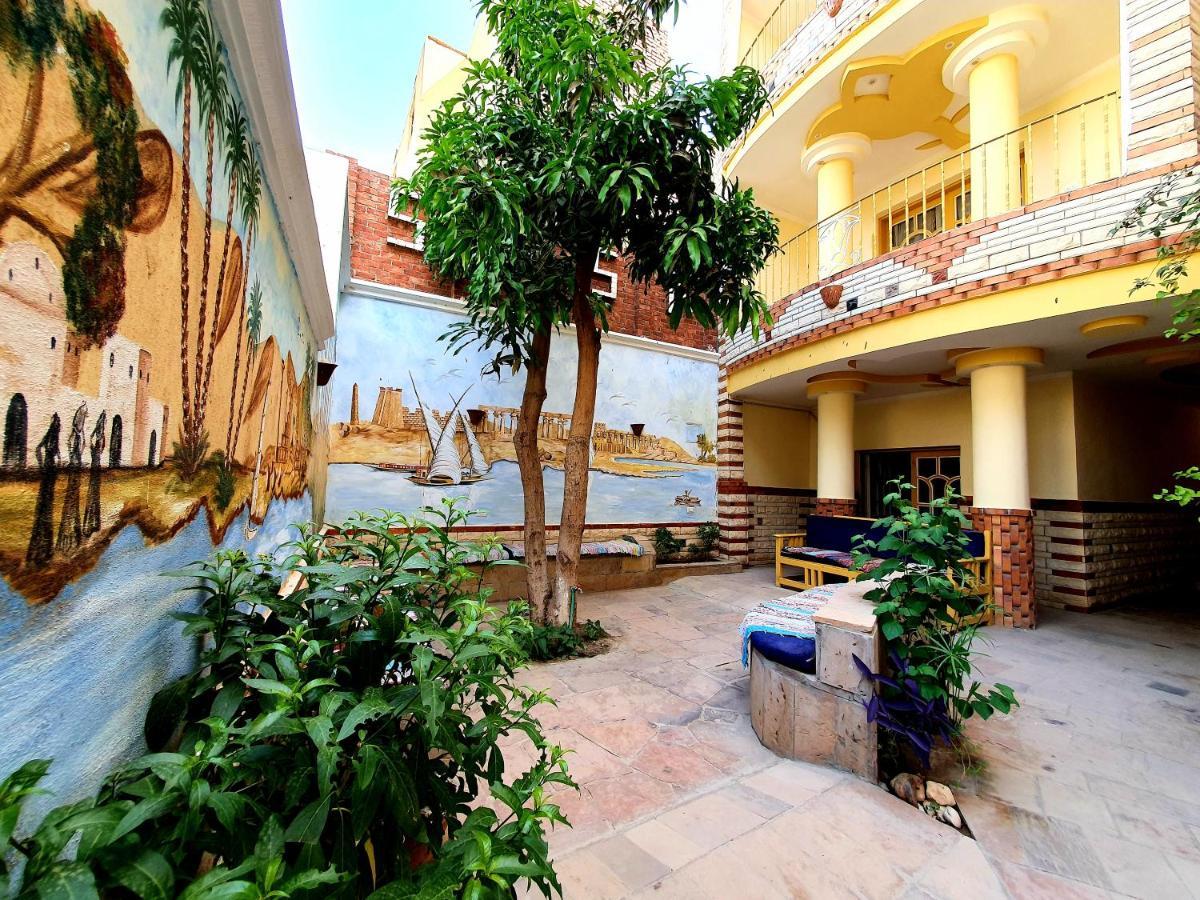 Spring Hotel Luxor Buitenkant foto
