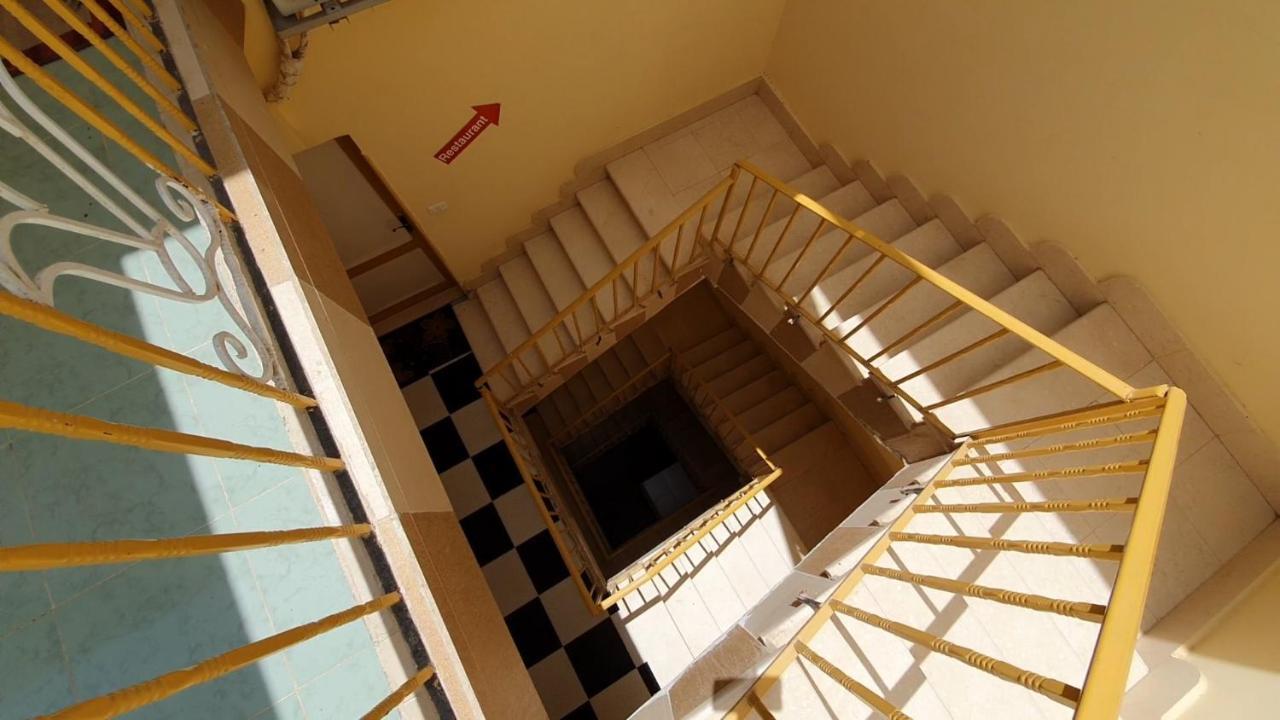 Spring Hotel Luxor Buitenkant foto