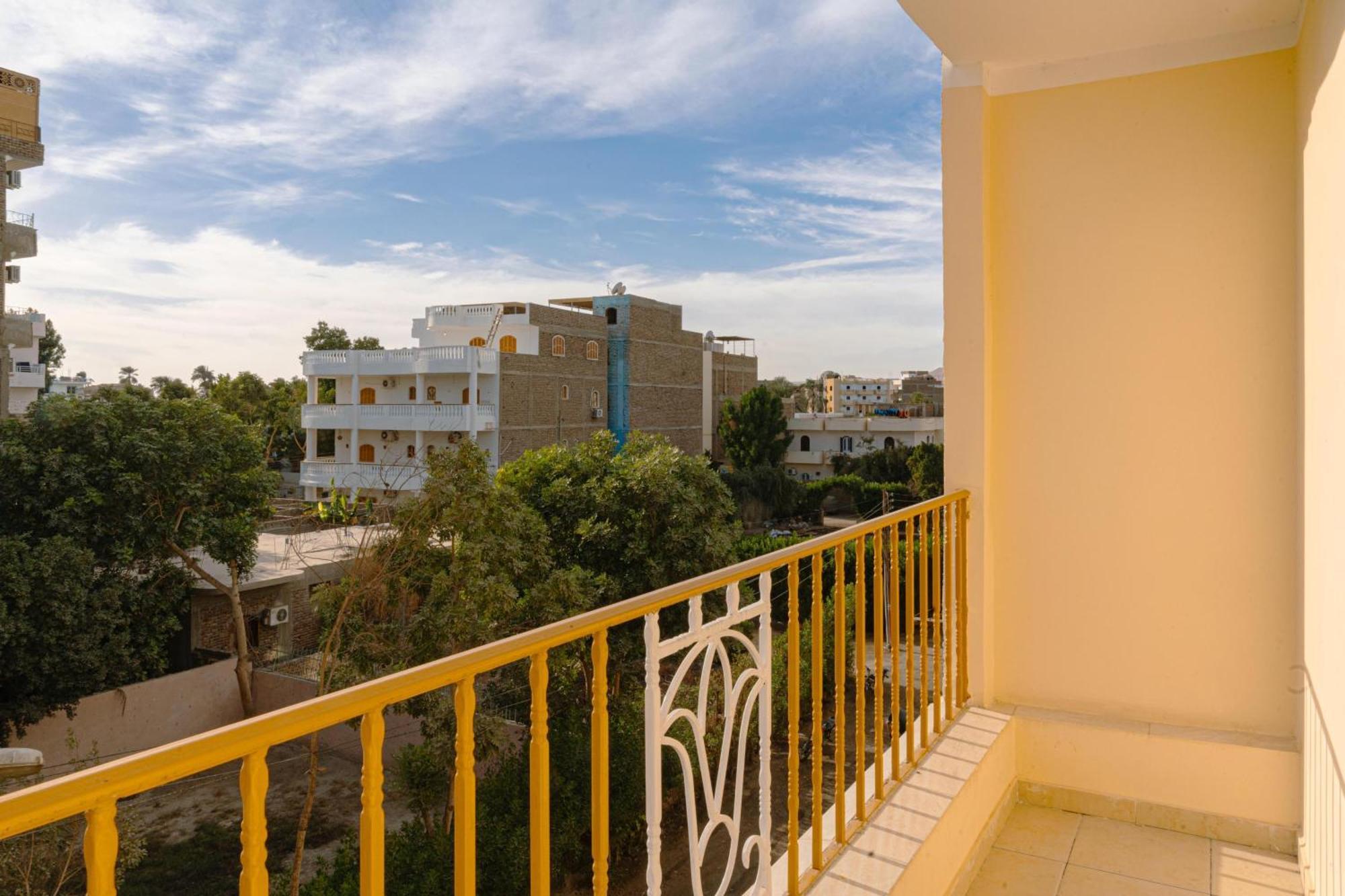 Spring Hotel Luxor Buitenkant foto