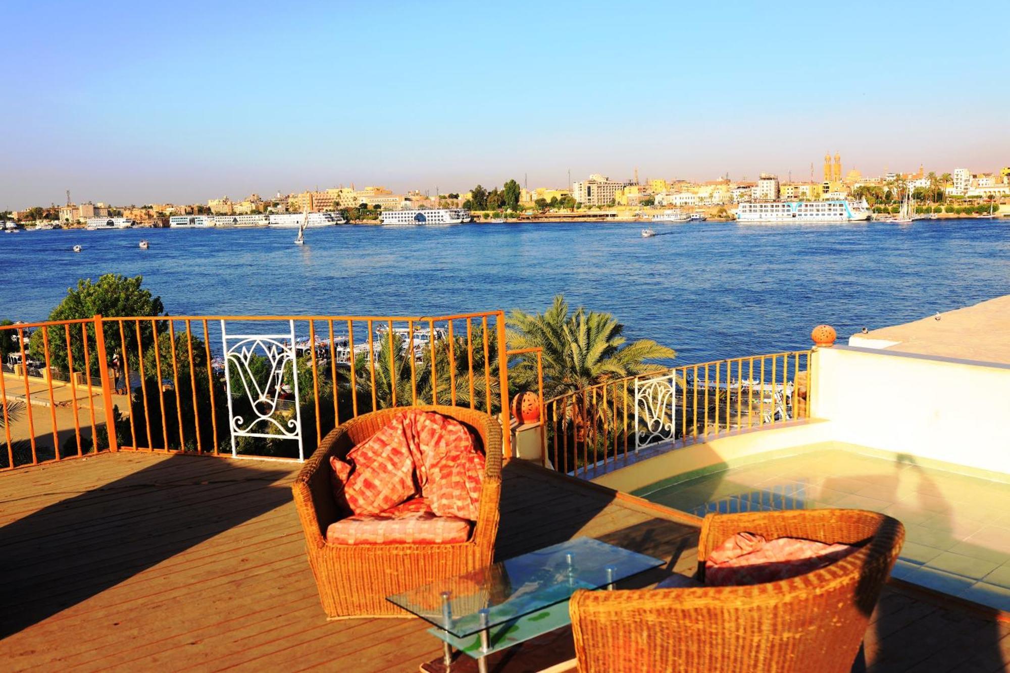 Spring Hotel Luxor Buitenkant foto