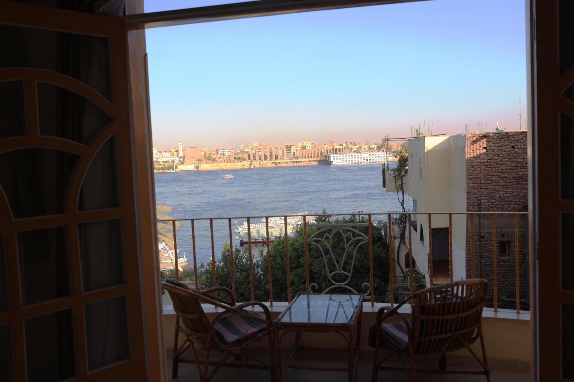 Spring Hotel Luxor Buitenkant foto