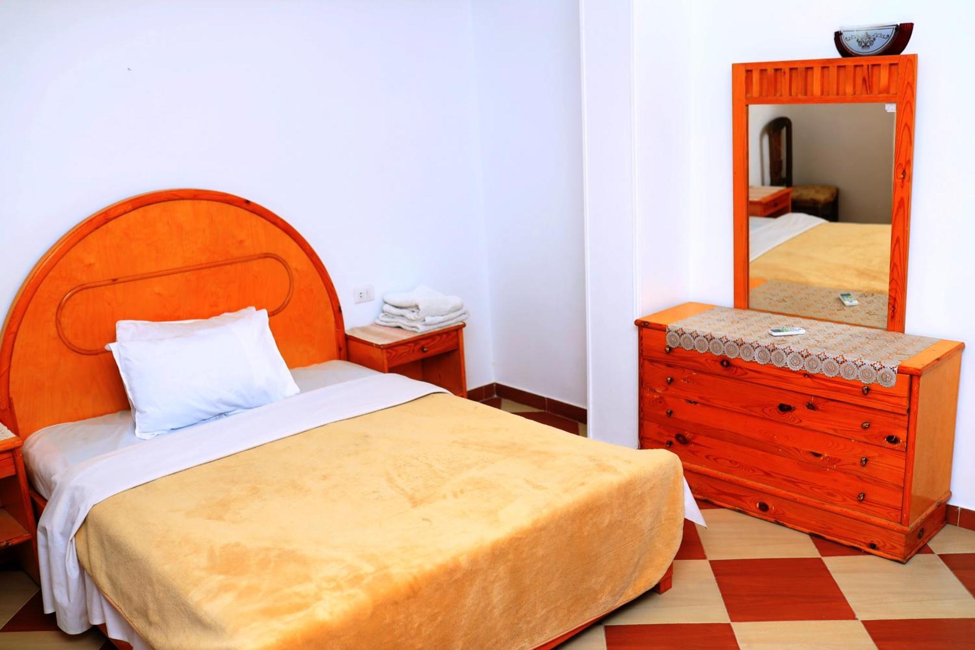 Spring Hotel Luxor Buitenkant foto
