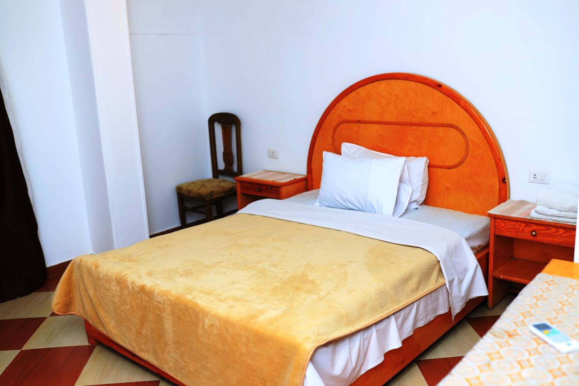 Spring Hotel Luxor Buitenkant foto