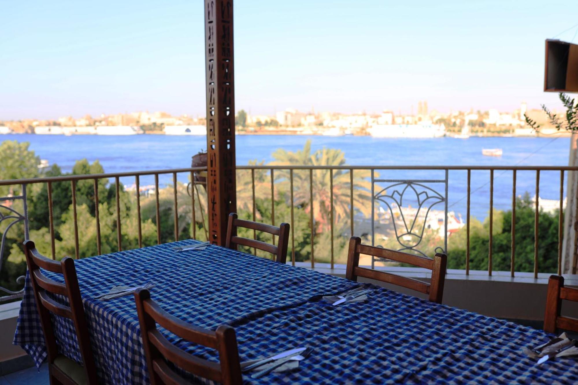 Spring Hotel Luxor Buitenkant foto